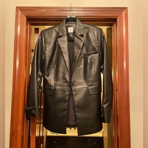 XS Vegan Blazer never worn beautifully lined no wear or tear